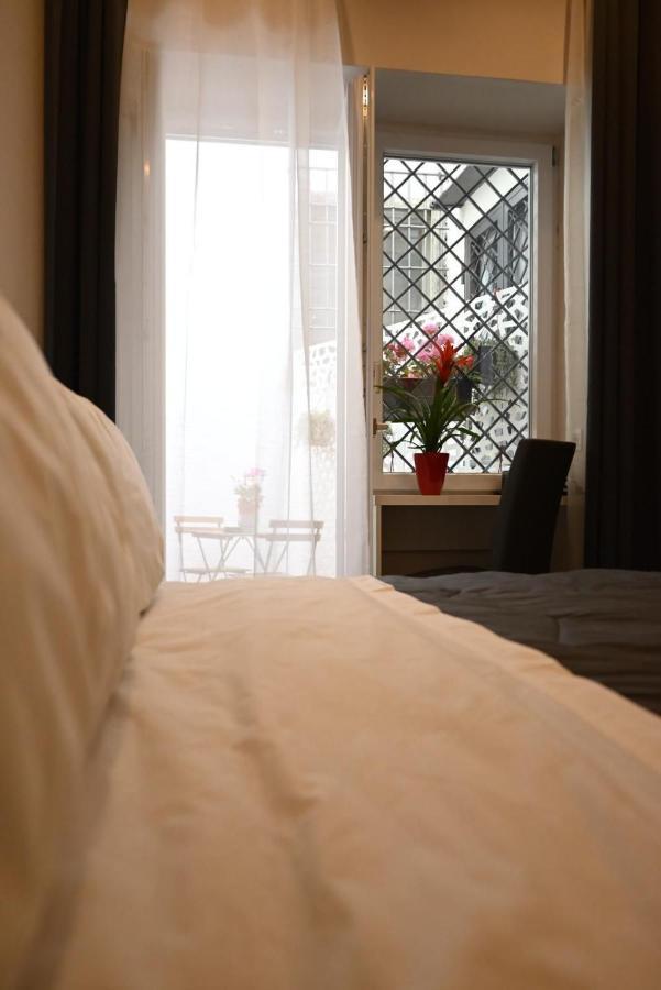 B&B Palazzina Avallone Napels Buitenkant foto